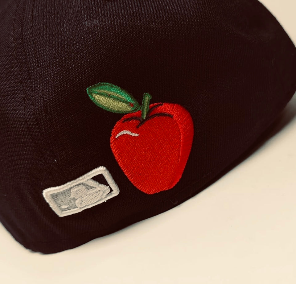 RARE NYC YANKEES NEW ERA SNAPBACK
